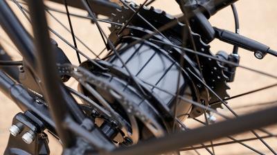 Trek FX+ 2 SO LT M Satin Trek Black Produktbild 1