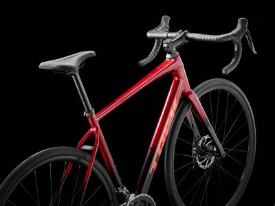 Trek Domane AL 2 61 Crimson to Dark Carmine Fade Produktbild 2