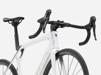 Trek Madone SL 5 L Gloss Crystal White/Matte Deep Smoke Produktbild 4